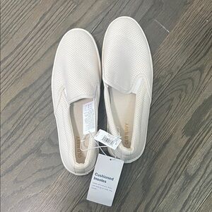 Old Navy Cream Slip-On Shoes